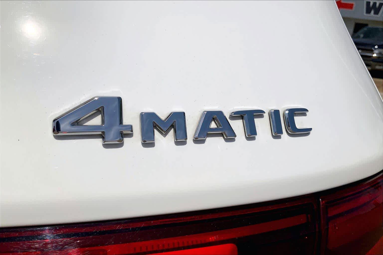 Used 2025 Mercedes-Benz GLB 250 4MATIC image 10