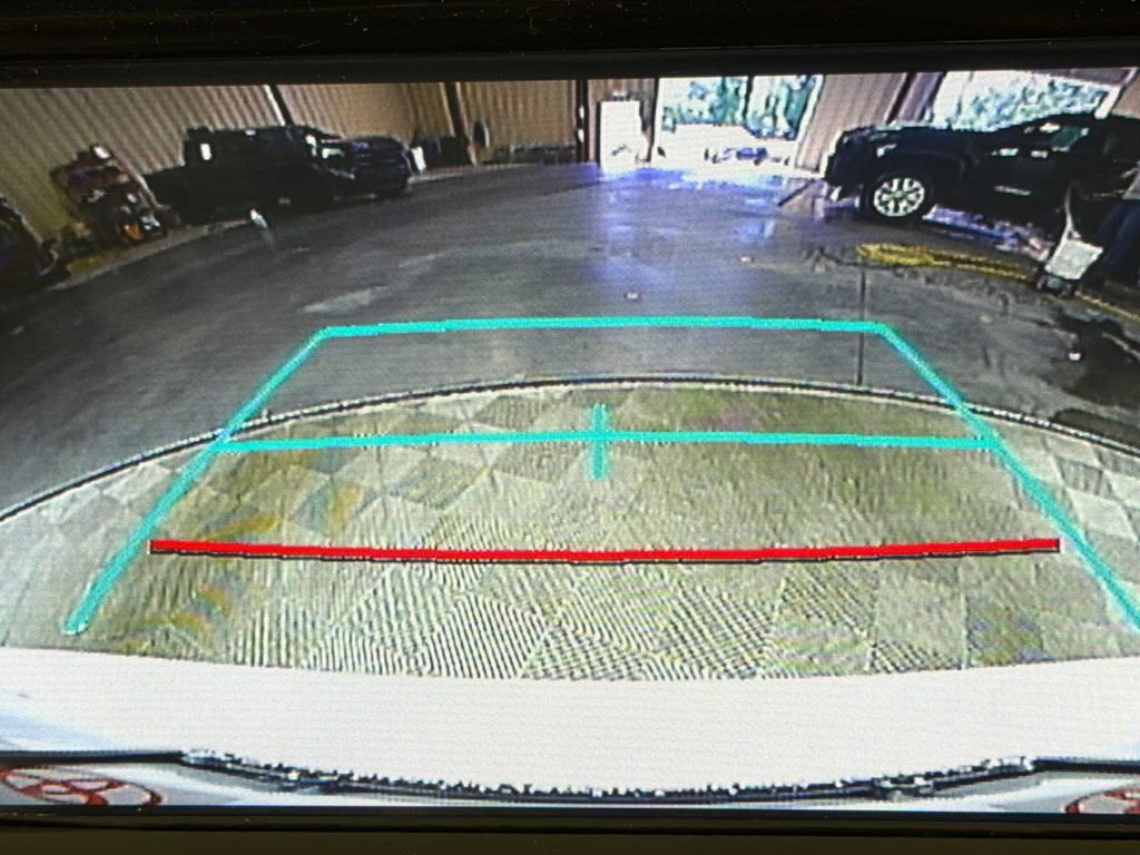 Used 2020 Toyota Camry SE FWD image 29