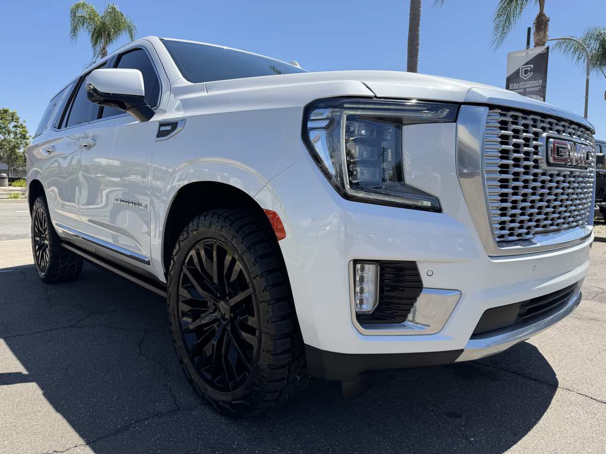 Used 2023 GMC Yukon Denali AWD/4WD image 10