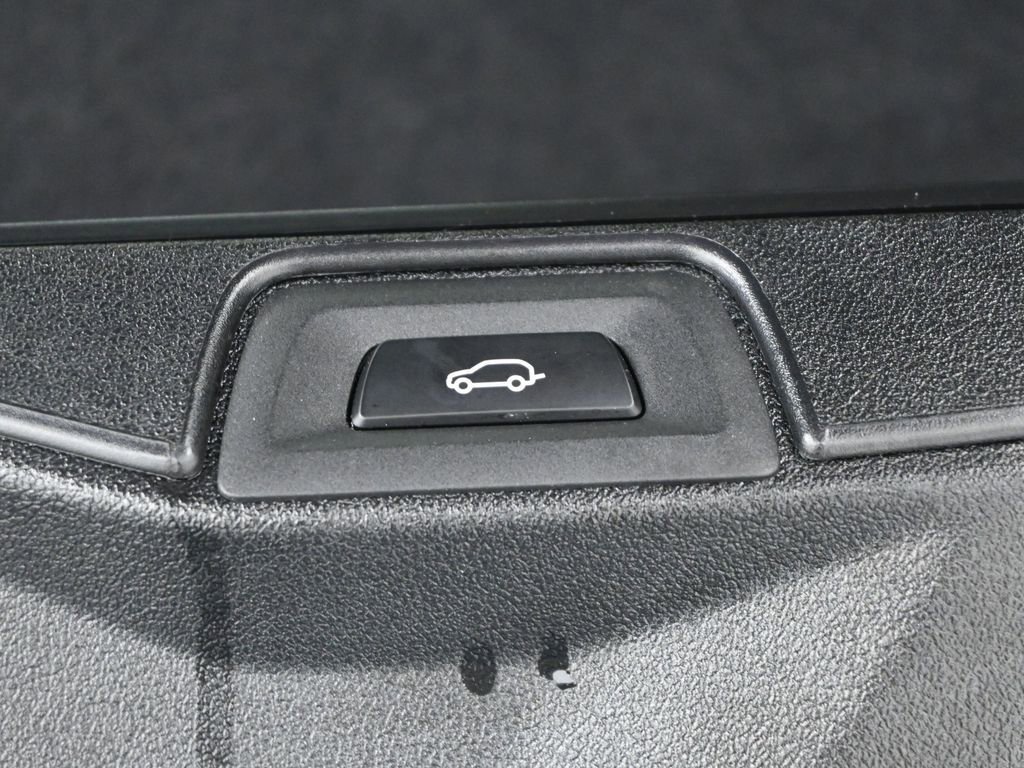 Used 2022 BMW X5 M50i w/ Executive Package image 31