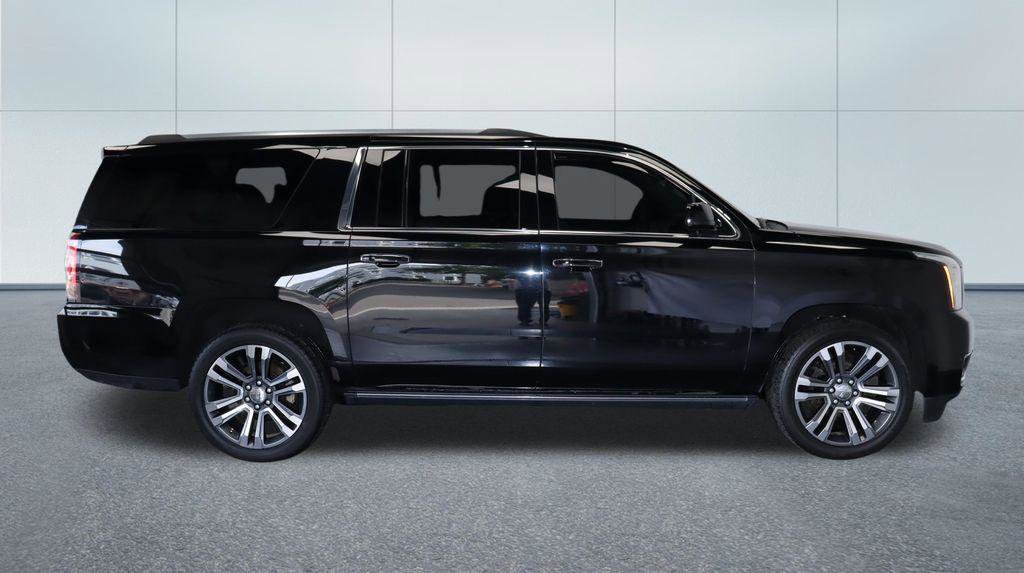 Used 2020 GMC Yukon XL Denali w/ Denali Premium Package AWD/4WD image 9
