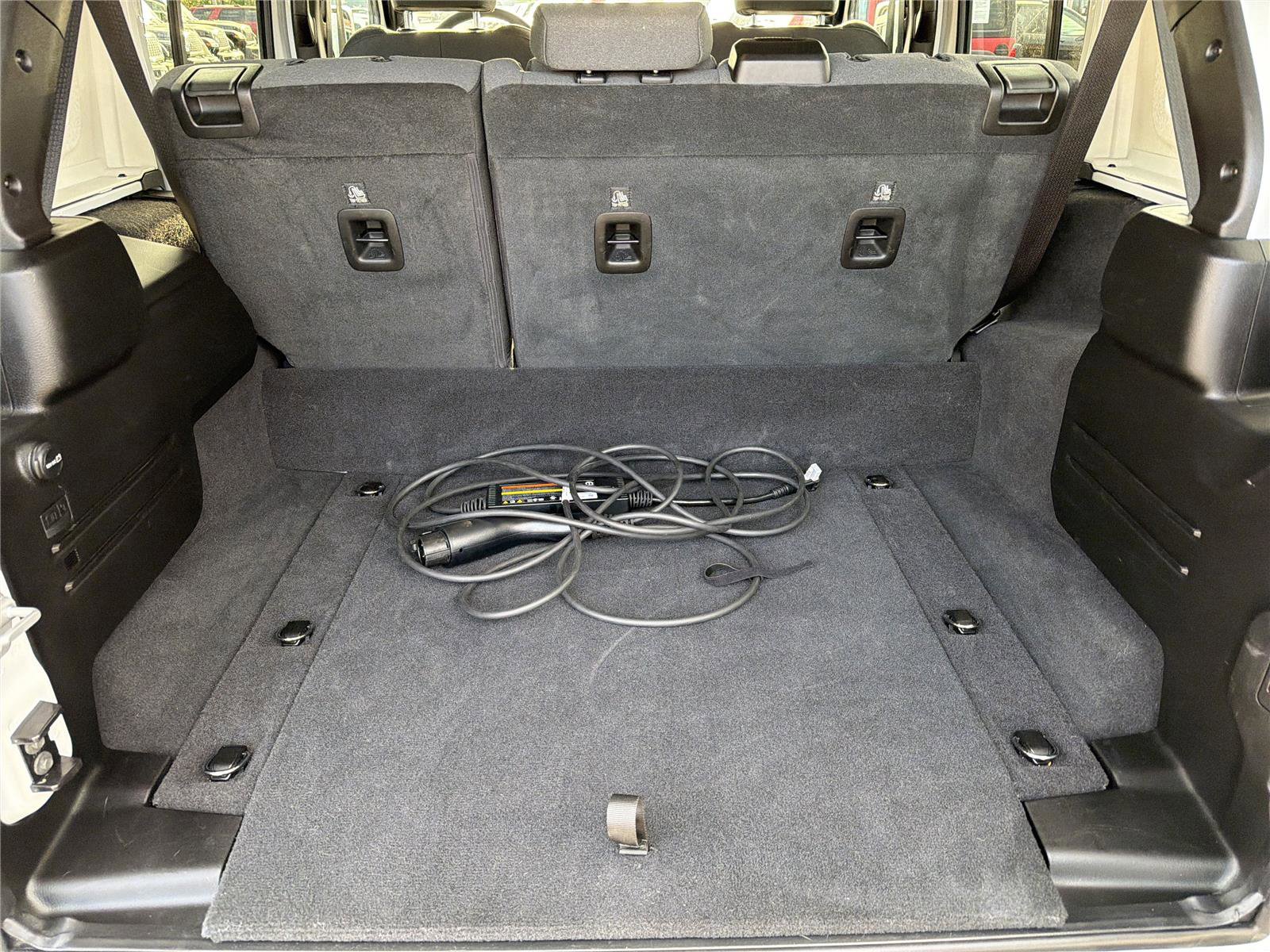 Used 2025 Jeep Wrangler Sahara w/ Safety Group image 18