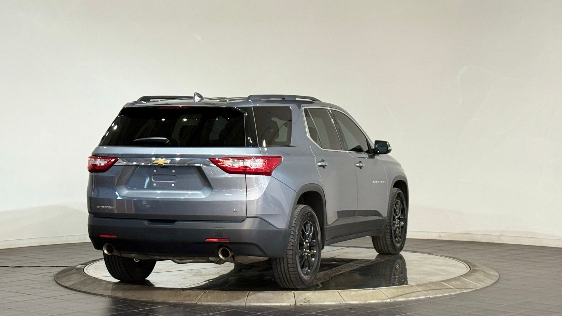 Used 2020 Chevrolet Traverse LT image 10