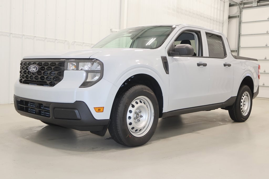 New 2025 Ford Maverick XL image 4