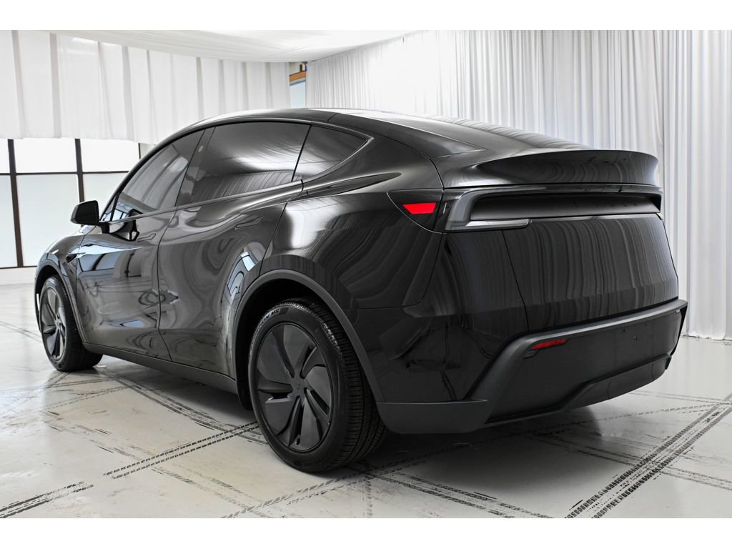 Used 2026 Tesla Model Y Long Range RWD image 6