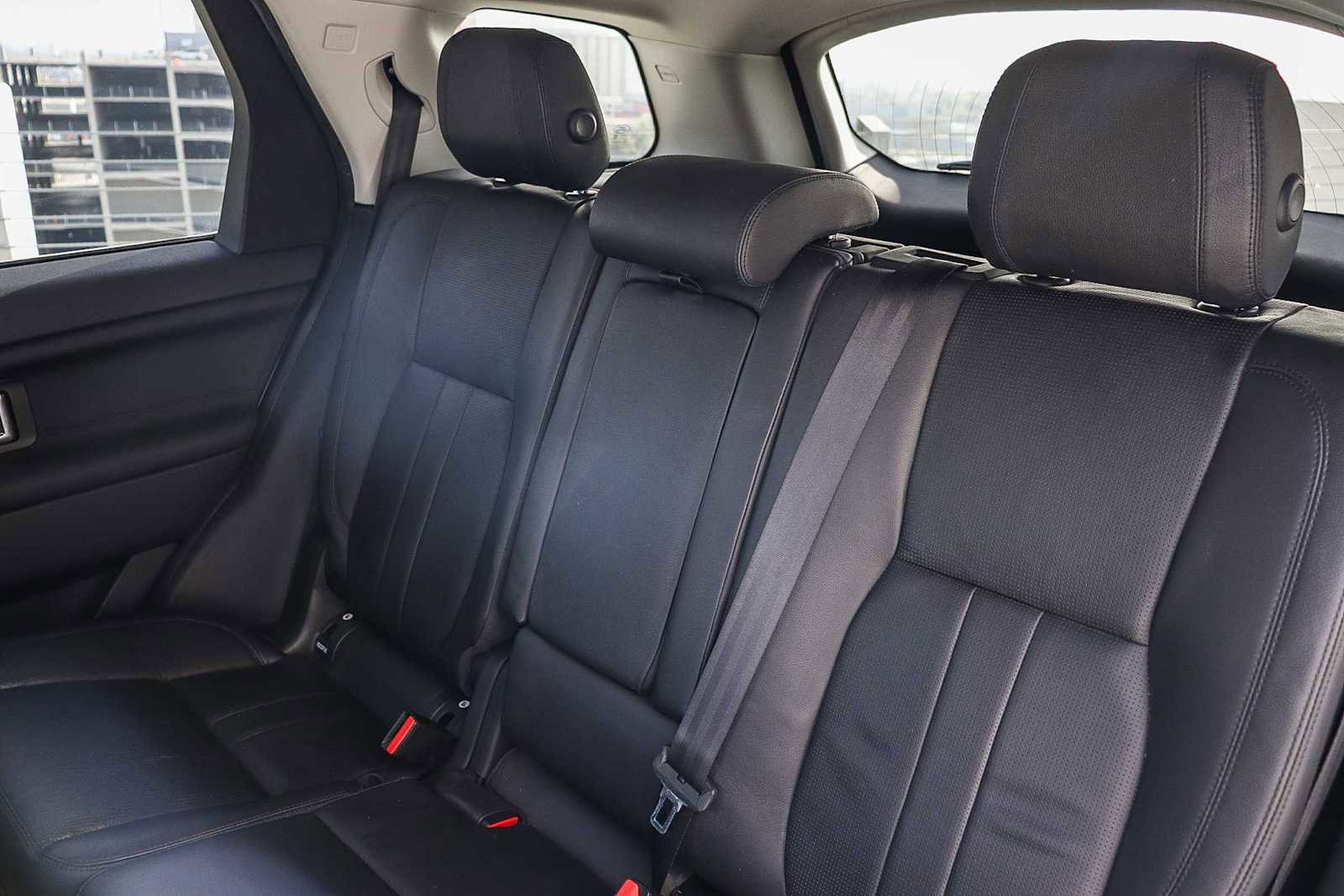 Used 2018 Land Rover Discovery Sport HSE image 19