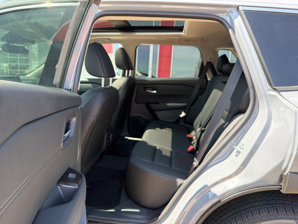 New 2026 Nissan Rogue Dark Armor FWD image 15