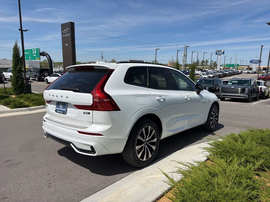 Used 2024 Volvo XC60 B5 Plus w/ Protection Package Premier AWD/4WD image 4