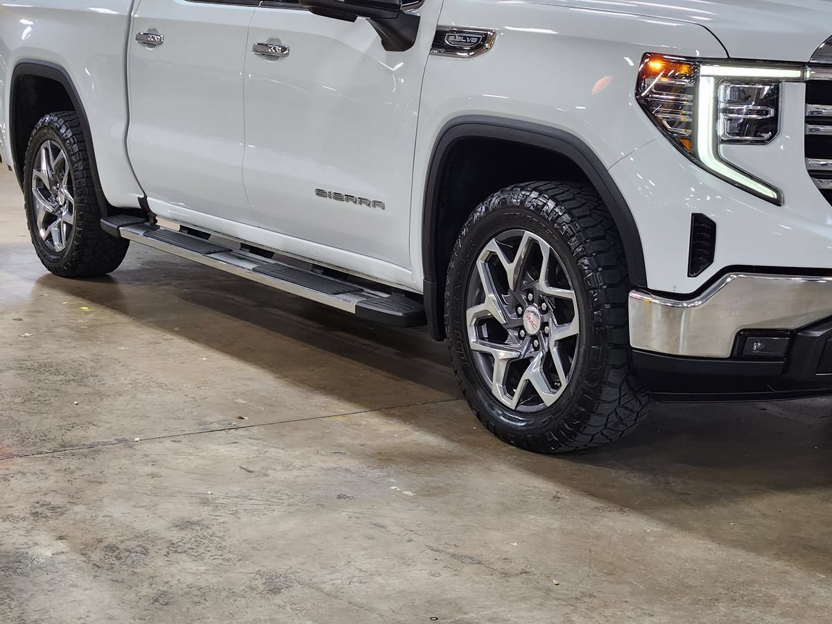 Used 2022 GMC Sierra 1500 SLT AWD/4WD image 16