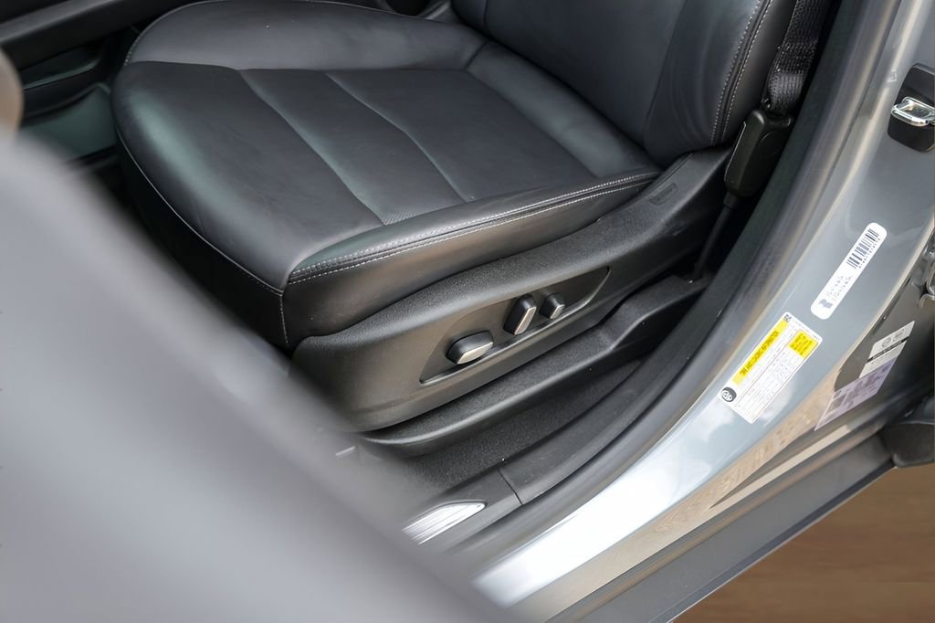 Certified 2023 Cadillac XT5 Sportv w/ Technology Package image 8