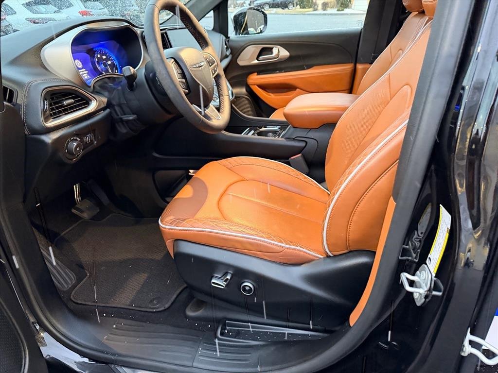 Used 2024 Chrysler Pacifica Pinnacle image 12