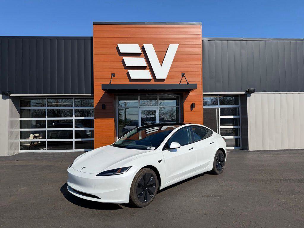 Used 2026 Tesla Model 3 image 1