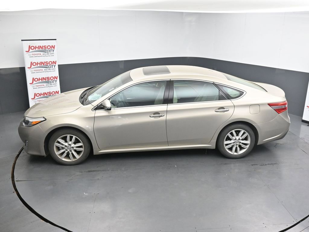 Used 2015 Toyota Avalon XLE Premium w/ Preferred Accessory Package image 13
