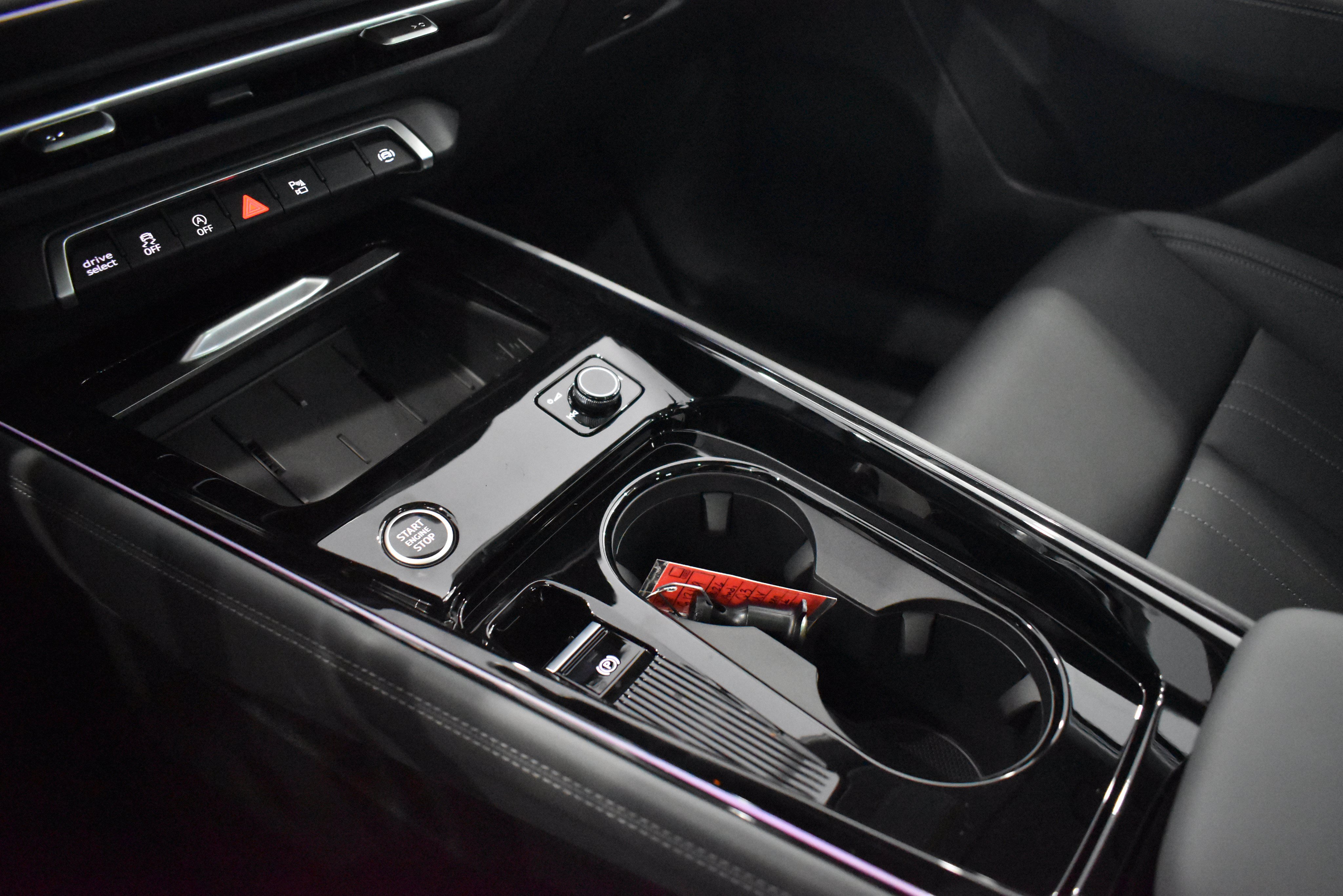 New 2026 Audi Q3 quattro 2.0T AWD/4WD image 14