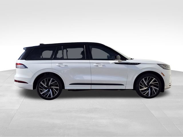 Certified 2025 Lincoln Aviator Black Label w/ Black Label Special Edition AWD/4WD image 10