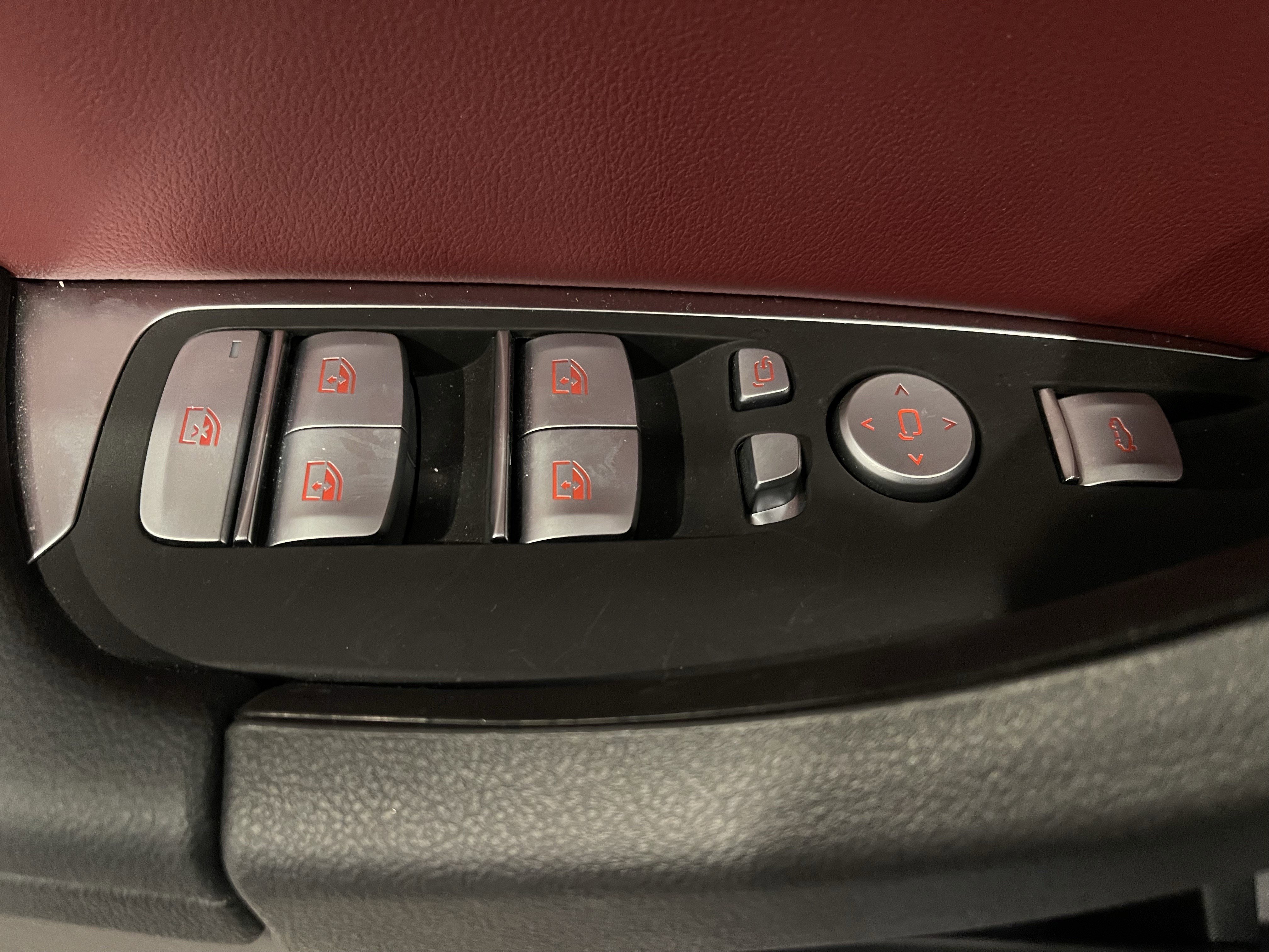 Certified 2025 BMW X4 M40i image 11