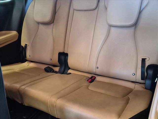 Used 2024 Kia Carnival LX FWD image 18