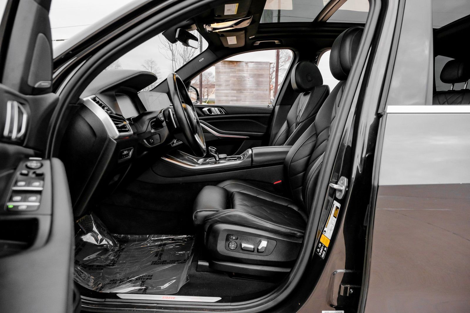 Used 2023 BMW X5 xDrive40i w/ Premium Package image 4