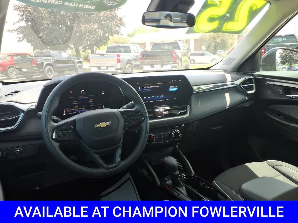 Used 2025 Chevrolet TrailBlazer LT AWD/4WD image 11