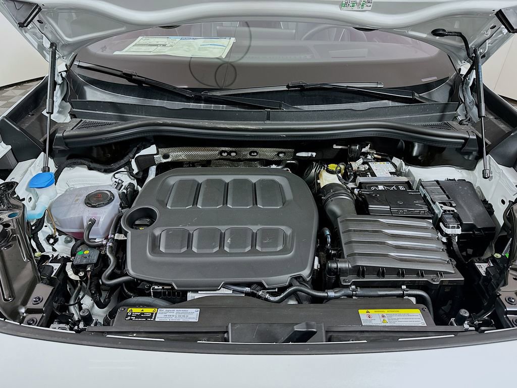 New 2026 Volkswagen Tiguan SEL R-Line image 8