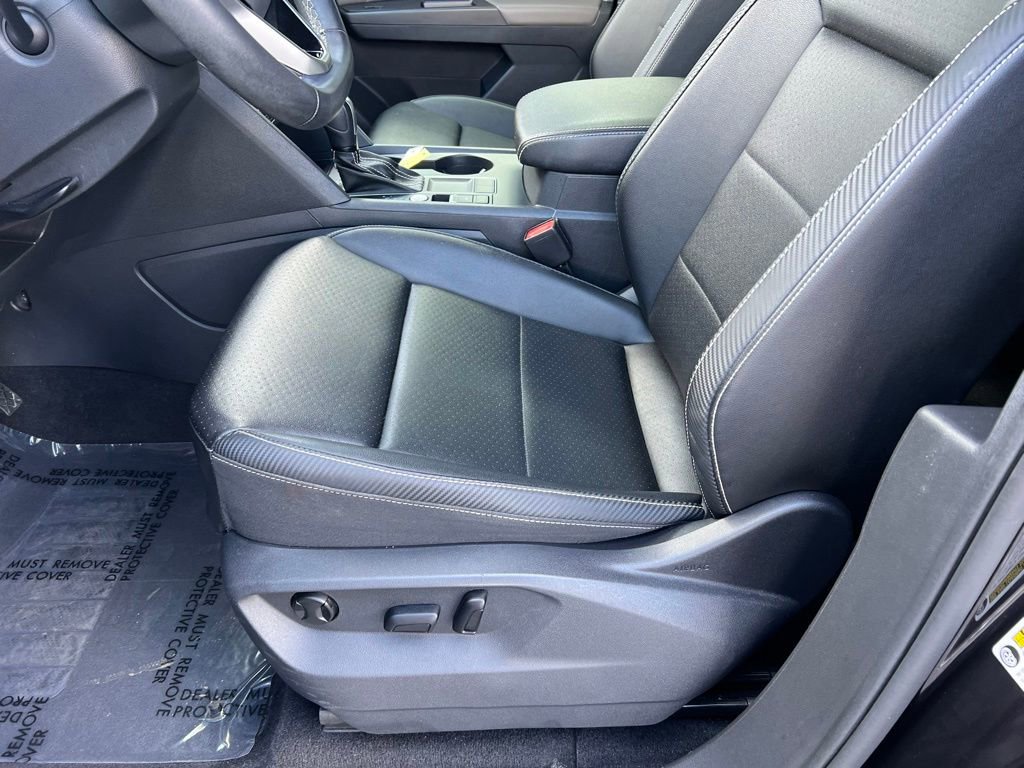 Used 2022 Volkswagen Atlas Cross Sport SE FWD image 11