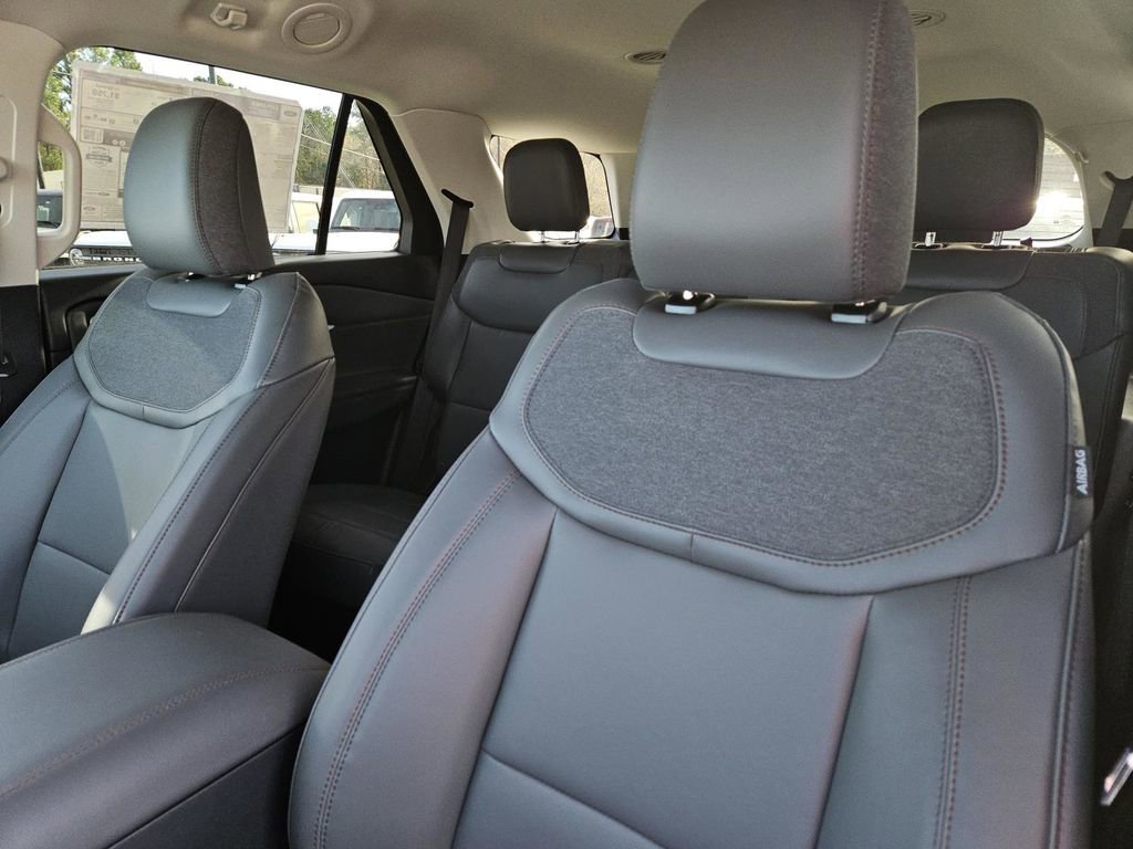 New 2026 Ford Explorer Active w/ Active Comfort Package image 23