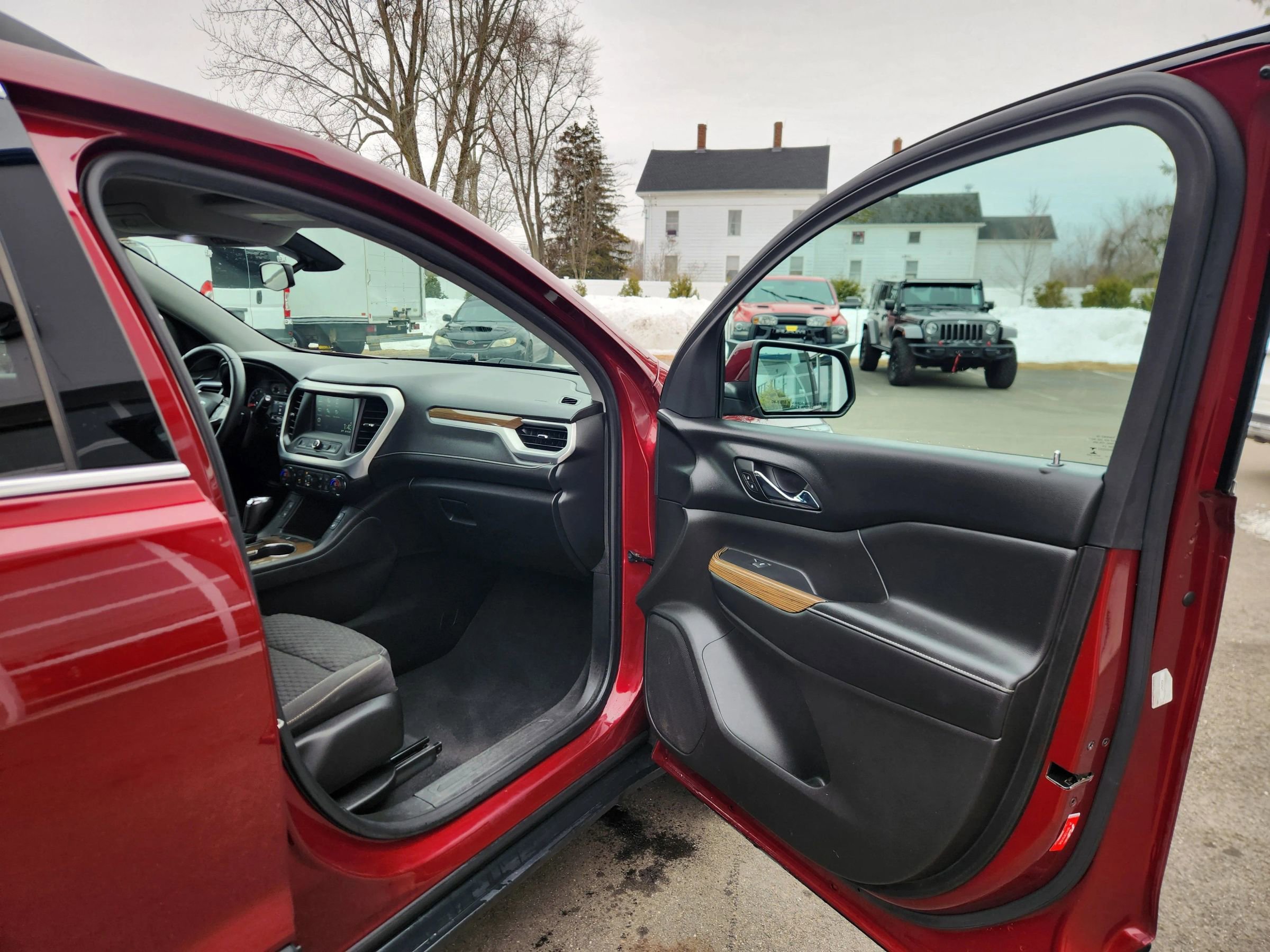 Used 2017 GMC Acadia SLE image 44