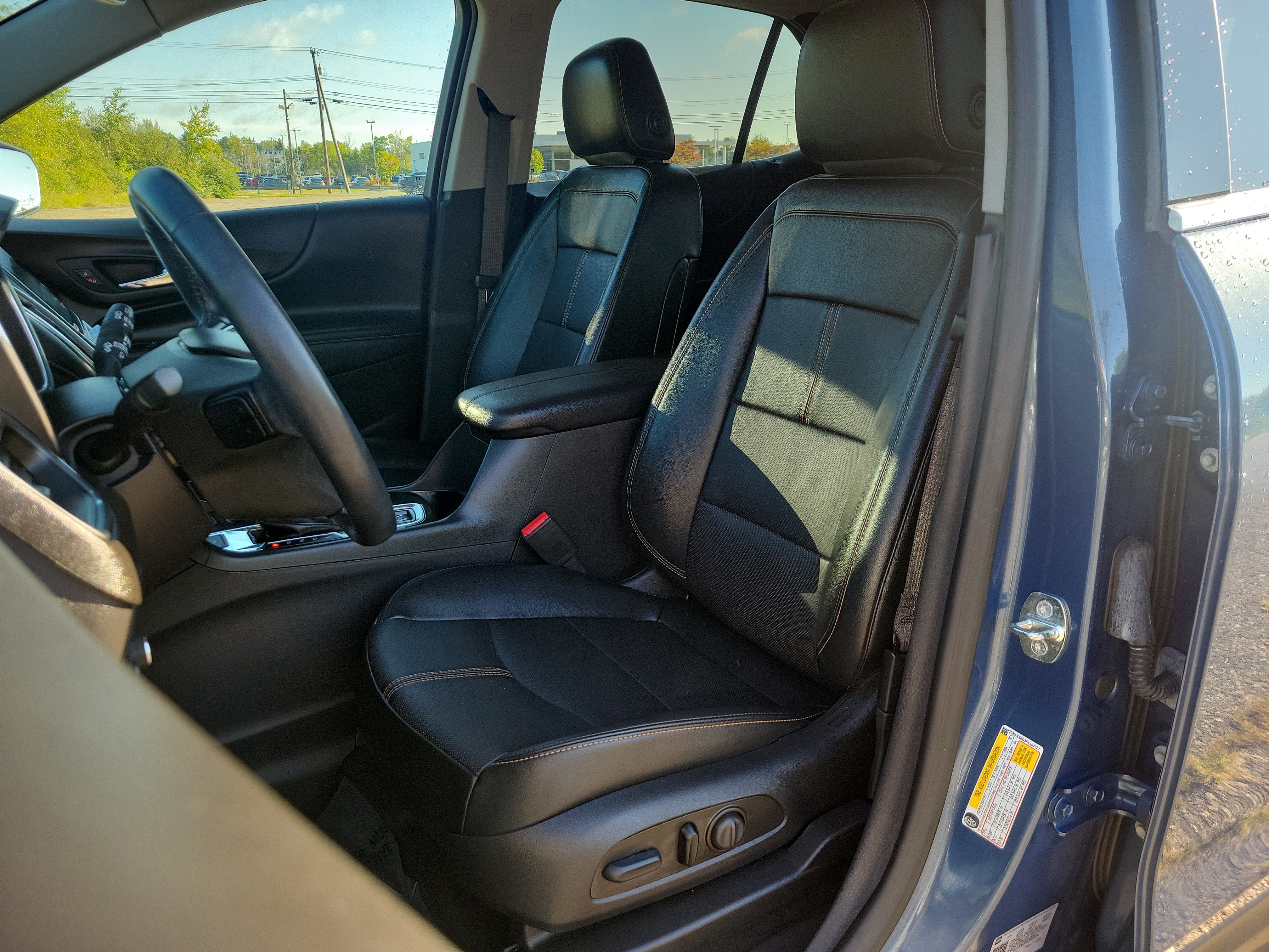 Used 2024 Chevrolet Equinox Premier AWD/4WD image 14