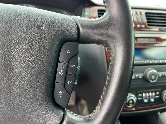 Used 2011 Chevrolet Impala LT FWD image 14