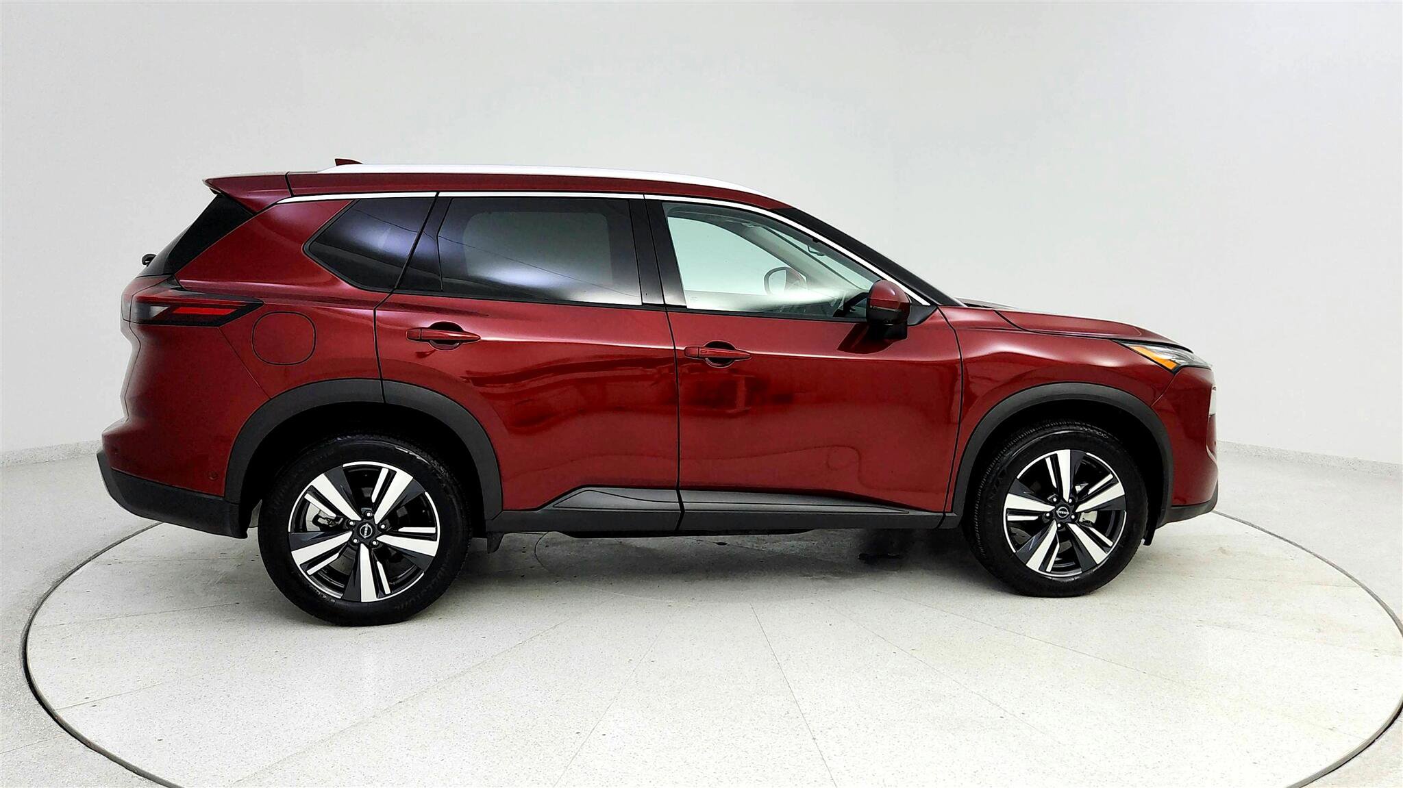 Used 2024 Nissan Rogue SL w/ SL Premium Package image 5