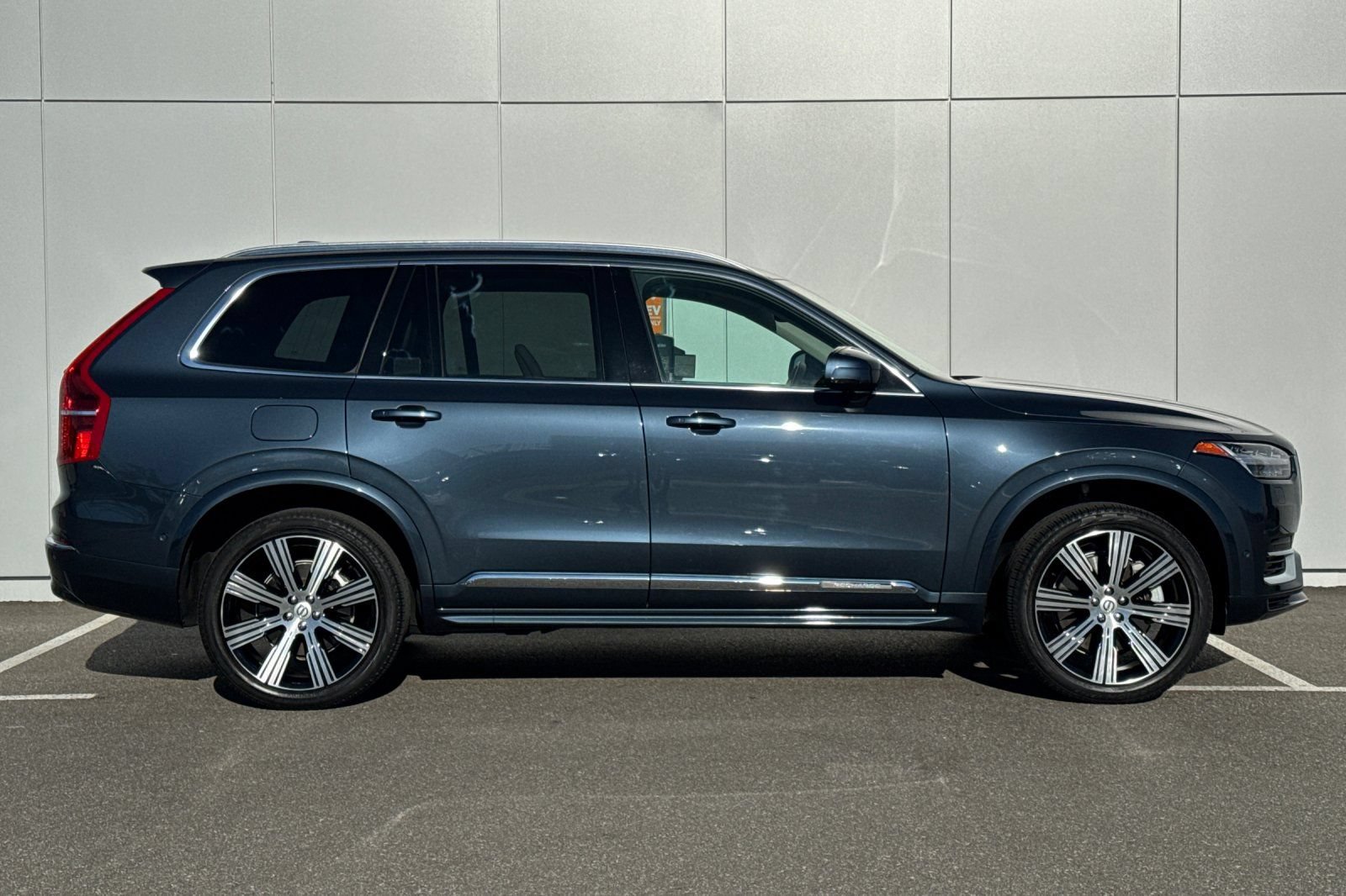 Used 2023 Volvo XC90 T8 Plus w/ Protection Package Premier AWD/4WD image 6