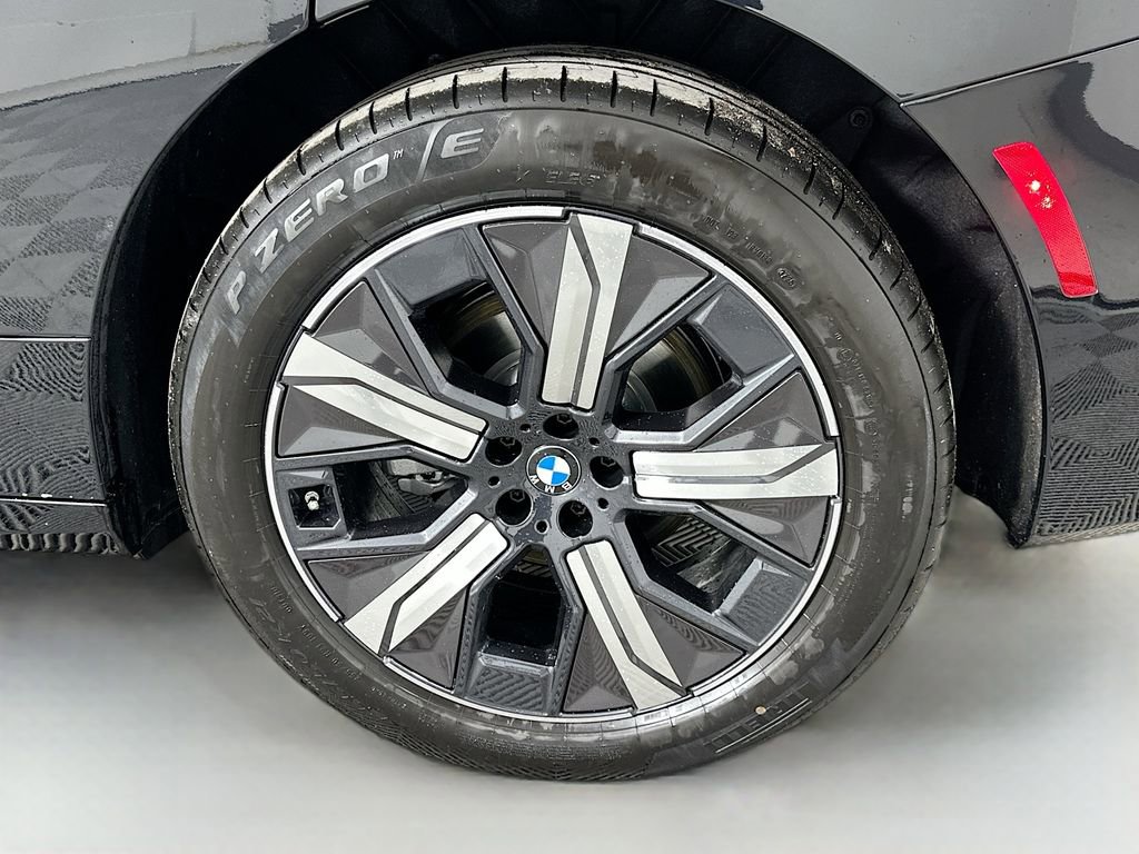 Used 2026 BMW iX xDrive60 image 23