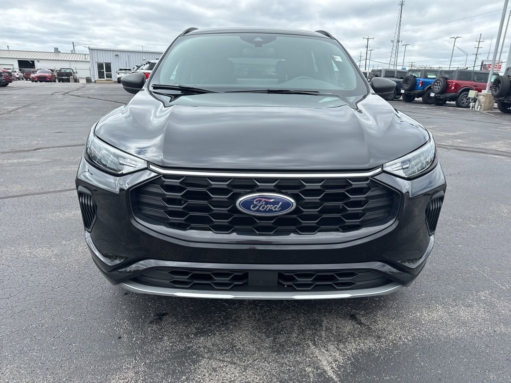 Used 2024 Ford Escape ST-Line w/ Tech Pack #1 FWD image 3