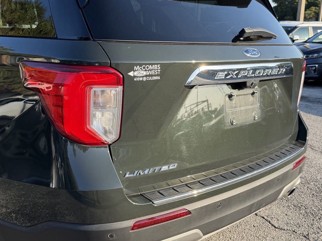 Used 2022 Ford Explorer Limited w/ Limited Technology Package RWD image 11