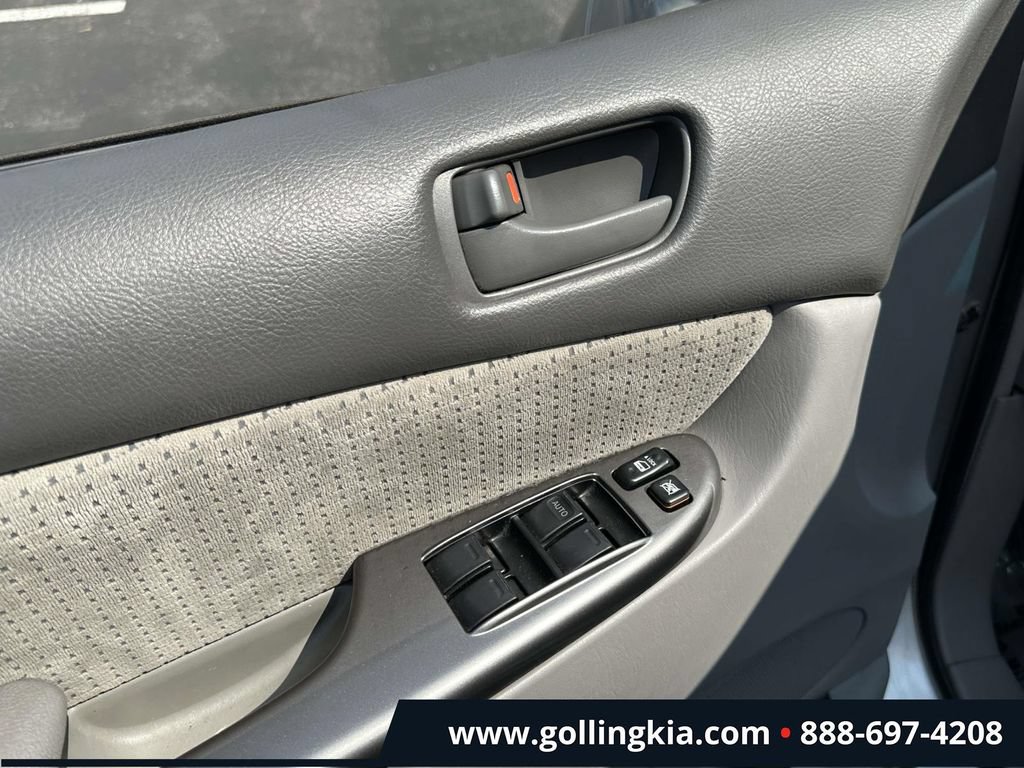 Used 2009 Toyota Sienna CE FWD image 15