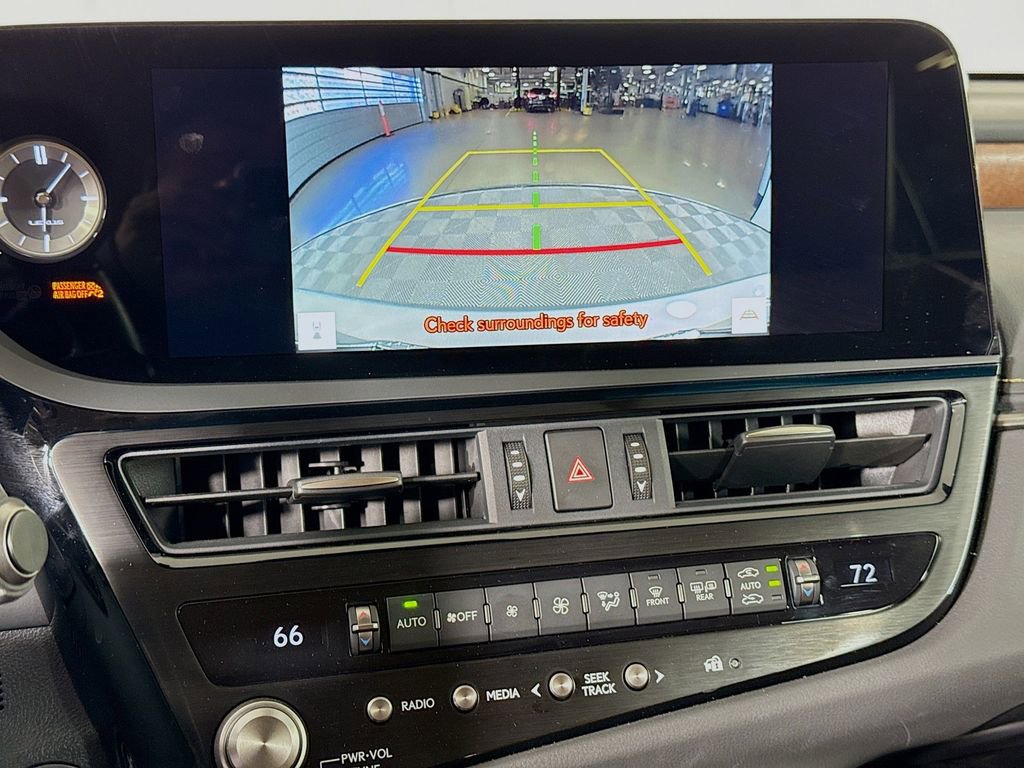 Certified 2025 Lexus ES 300h w/ Premium Package image 14