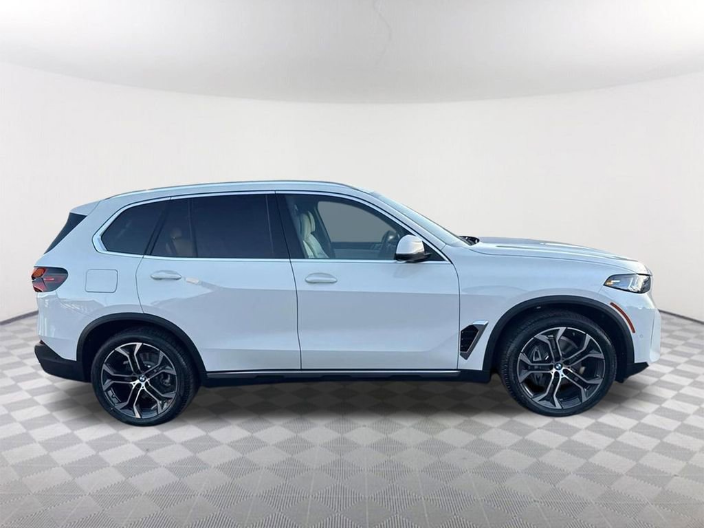 New 2026 BMW X5 sDrive40i image 4