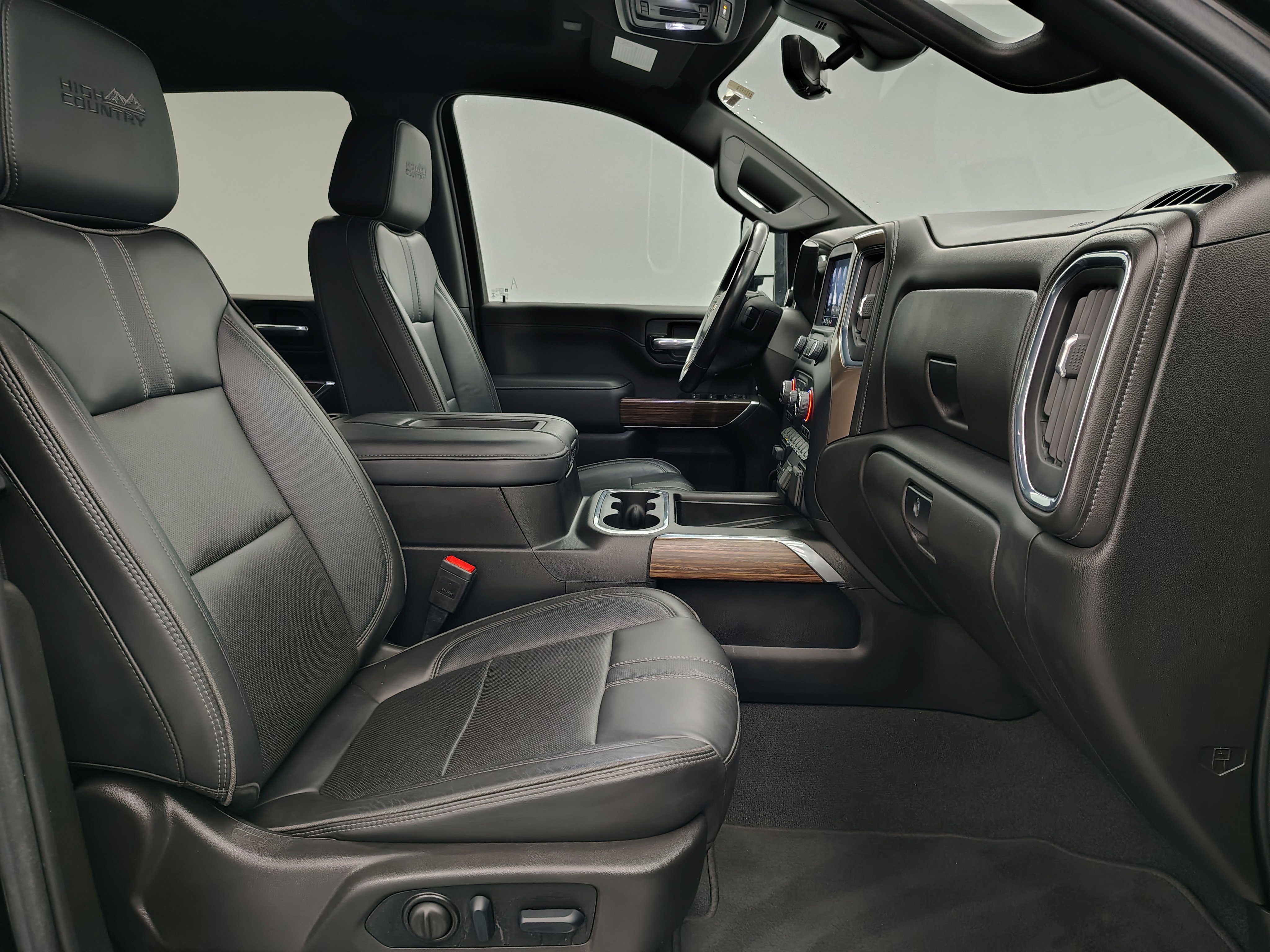 Used 2022 Chevrolet Silverado 3500 High Country w/ Technology Package image 31