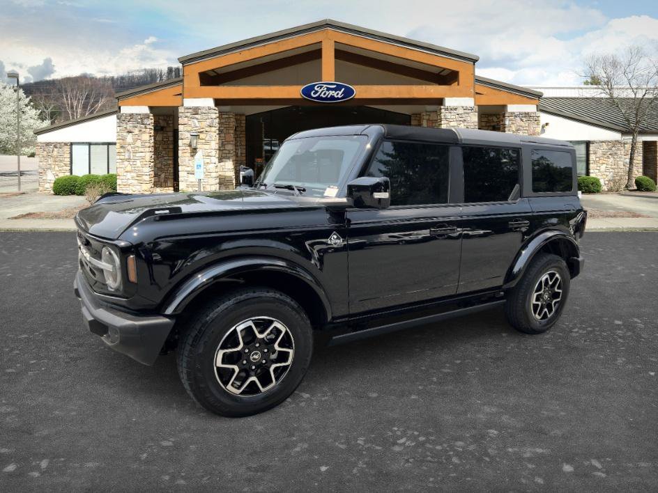 Used 2024 Ford Bronco Outer Banks AWD/4WD image 1