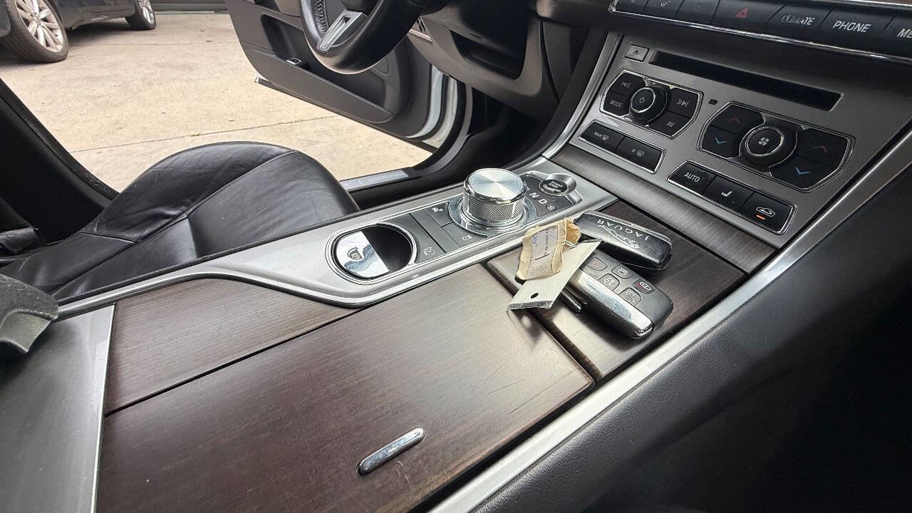 Used 2013 Jaguar XF RWD image 82