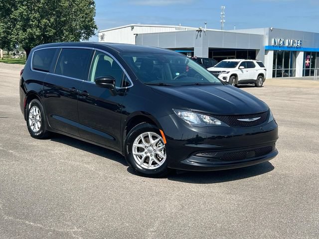 Used 2023 Chrysler Voyager LX FWD video 2