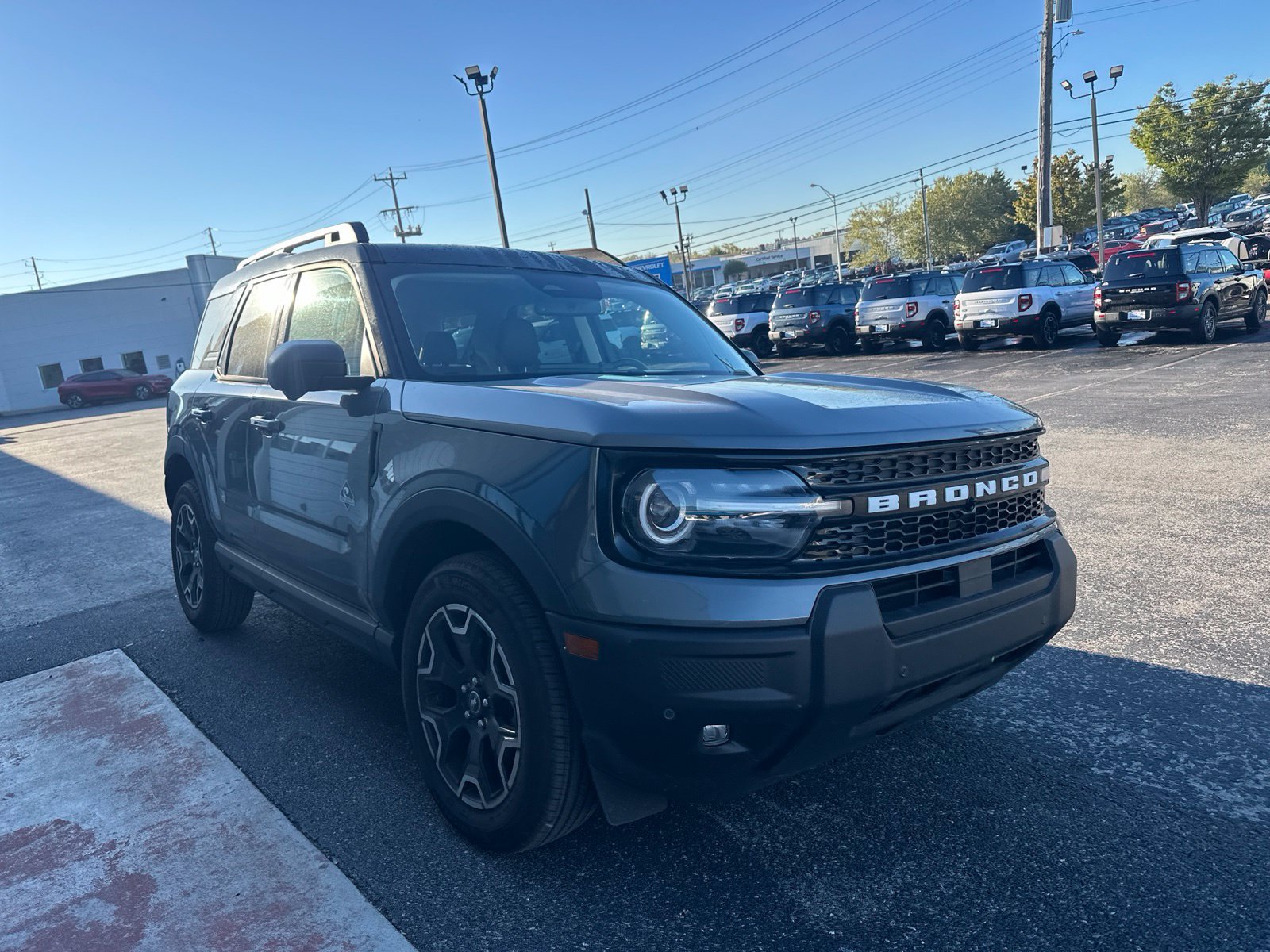 Certified 2025 Ford Bronco Sport Outer Banks w/ Outer Banks Tech Package+ AWD/4WD image 3