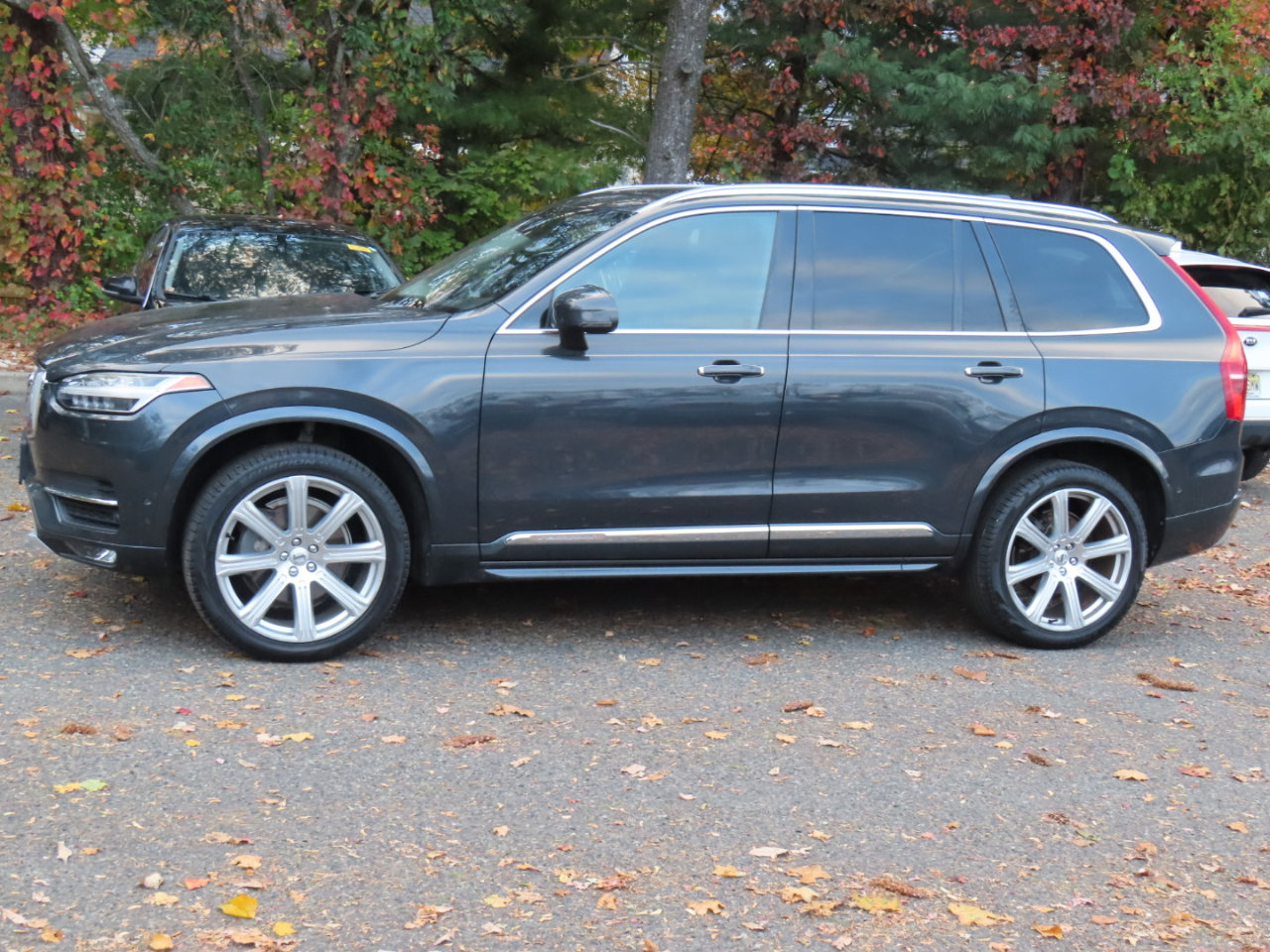 Used 2017 Volvo XC90 T6 Inscription w/ Vision Package image 2