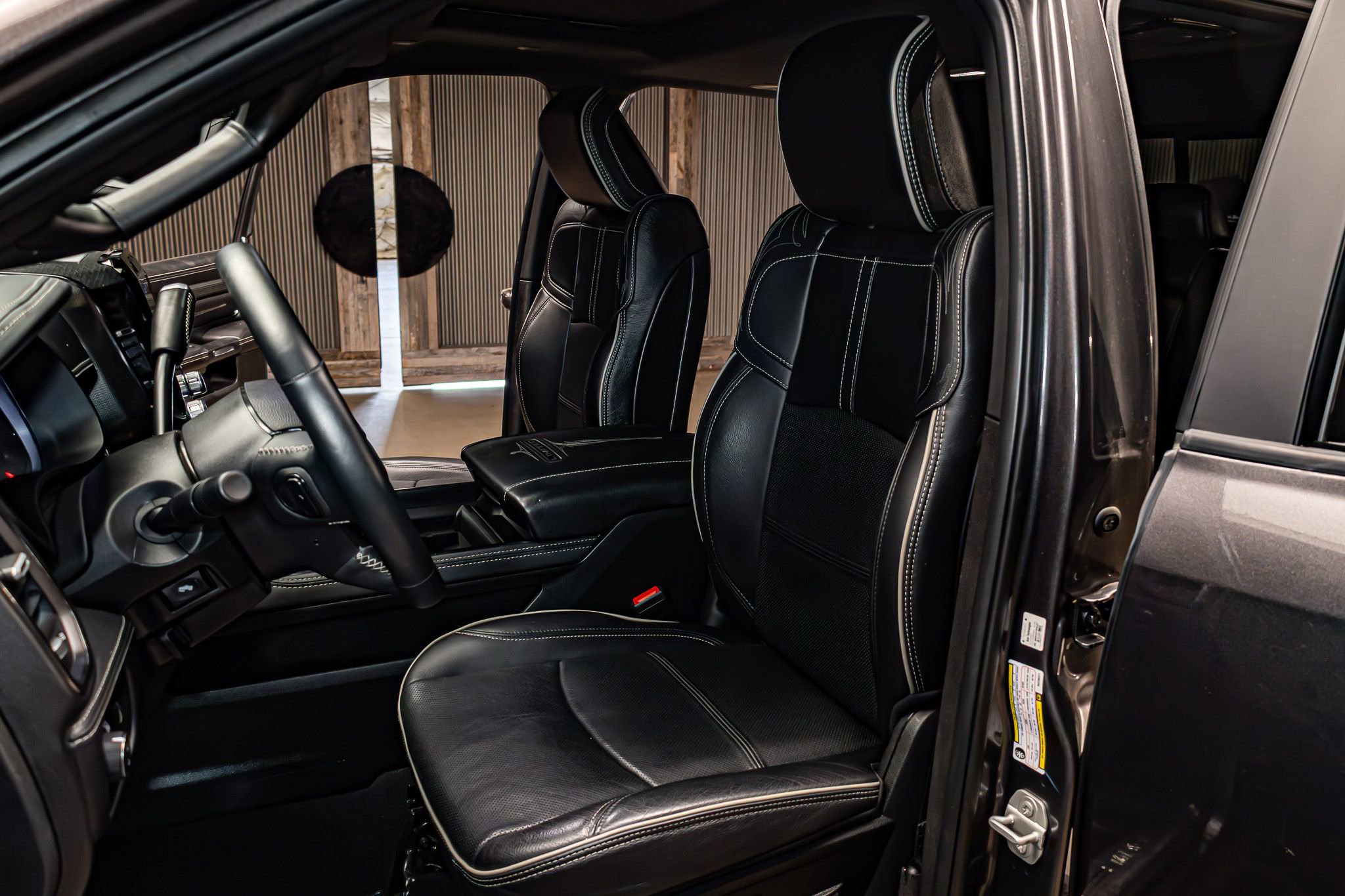 Used 2024 RAM 2500 Limited AWD/4WD image 23