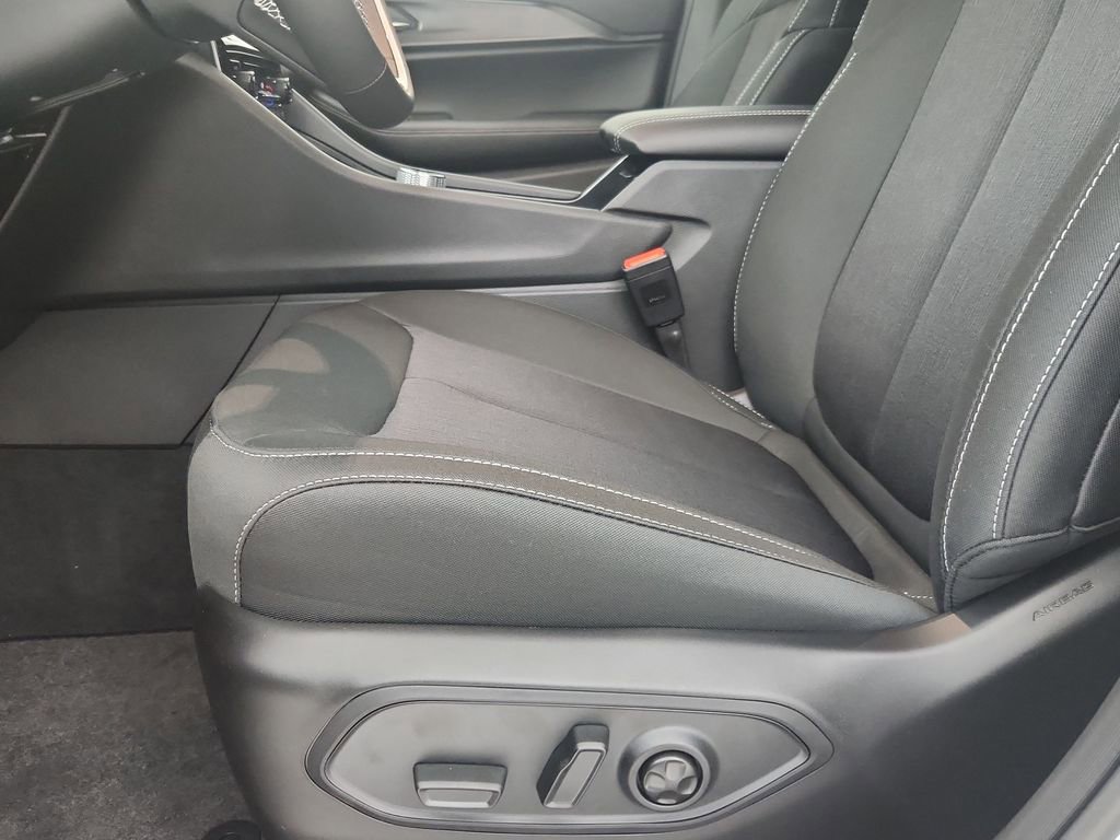 New 2025 Jeep Grand Cherokee L Laredo image 20