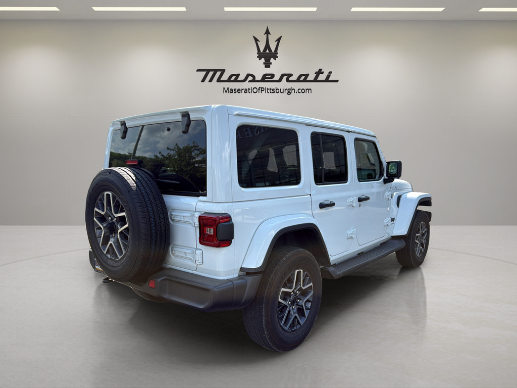 Used 2026 Jeep Wrangler Unlimited Sahara AWD/4WD image 5