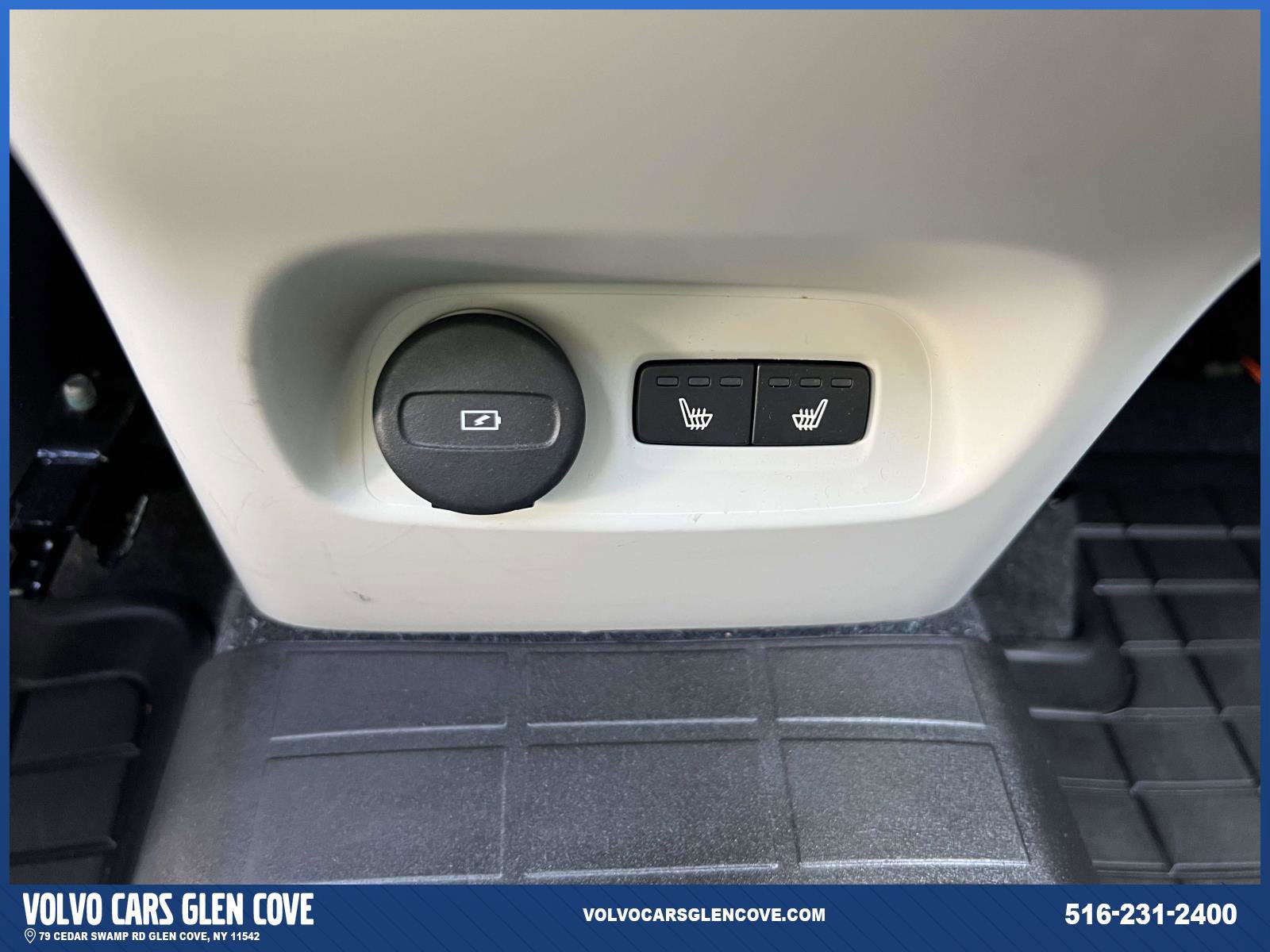 Certified 2023 Volvo XC40 B5 Plus w/ Driver Assist Package AWD/4WD image 11