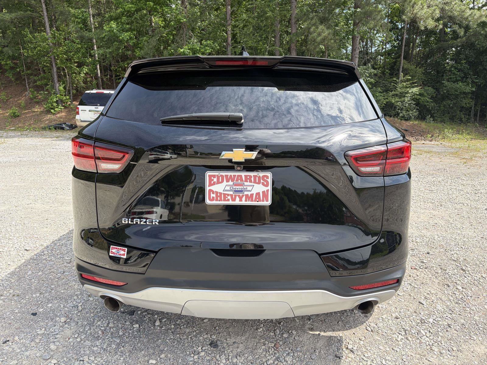 Used 2025 Chevrolet Blazer LT FWD image 23