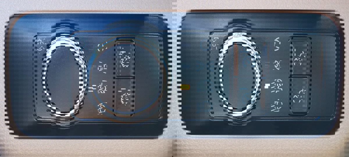 Used 2022 Ford Escape SE image 41