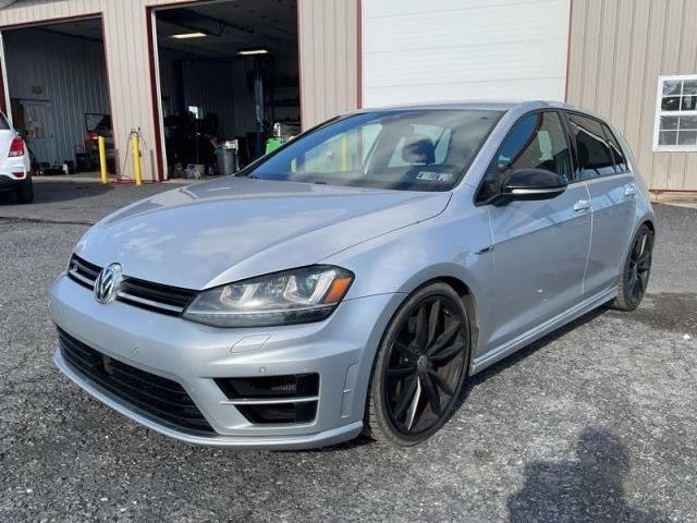 Used 2017 Volkswagen Golf R 4-Door image 2